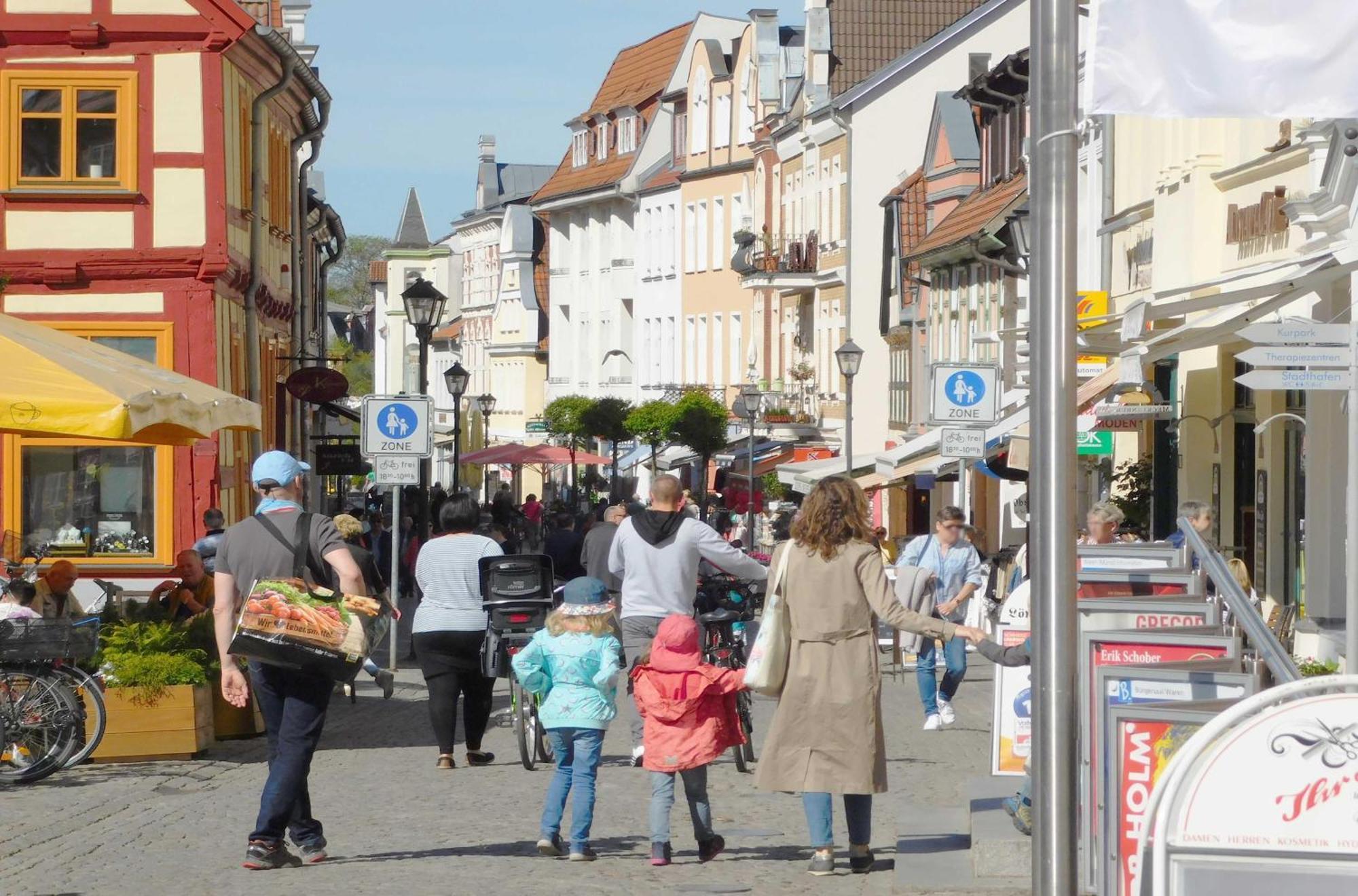 Grosse Sommerliebe - Ferienhaus Nah Am Volksbad Und Radwanderweg Waren  Ngoại thất bức ảnh